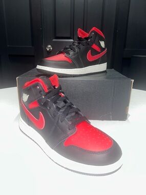 Jordan 1 Mid GS “Black Varsity Red-Summit White” Women’s Size 7